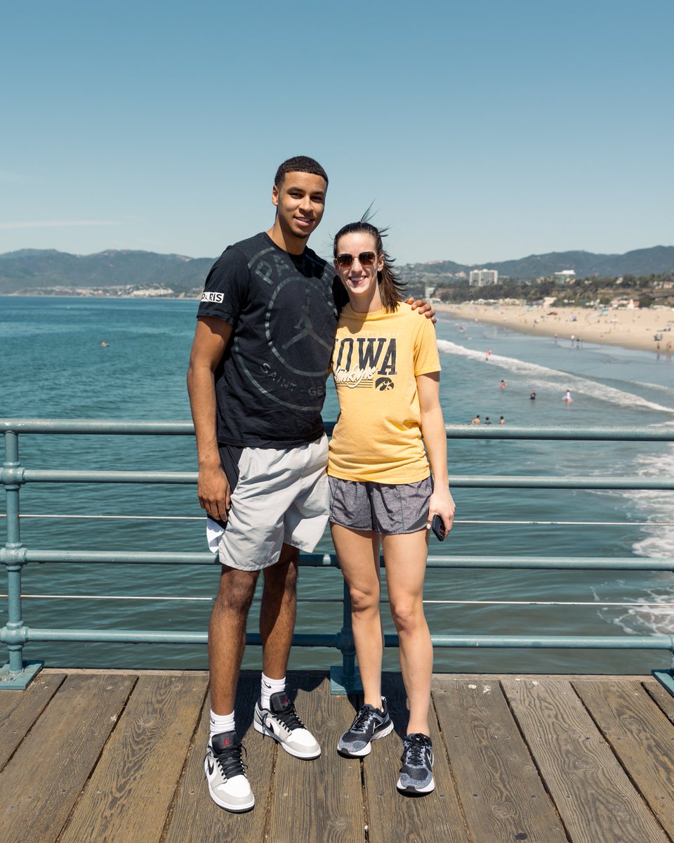 TheIowaHawkeyes's tweet photo. The city of 𝘀𝘁𝗮𝗿𝘀 ✨

@keegan3murray x @CaitlinClark22 

#Hawkeyes https://t.co/284Dfnmenc