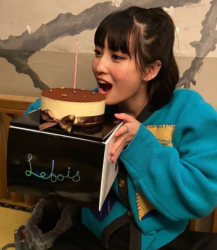 momoIoop's tweet photo. ITS MT BDAY! https://t.co/PUzLSghebf