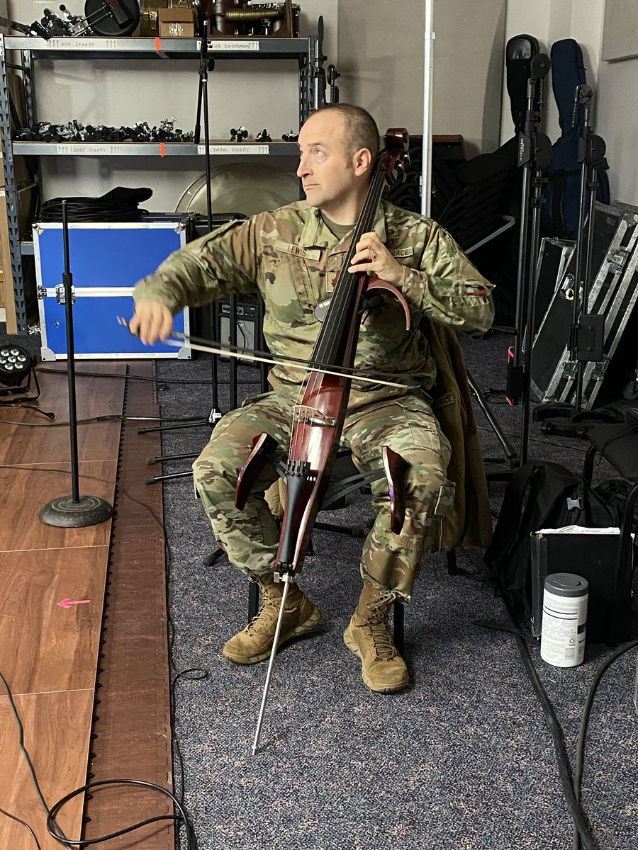 USAFBoMA's tweet image. Does your commander play #electriccello ?? #cello #usafbands