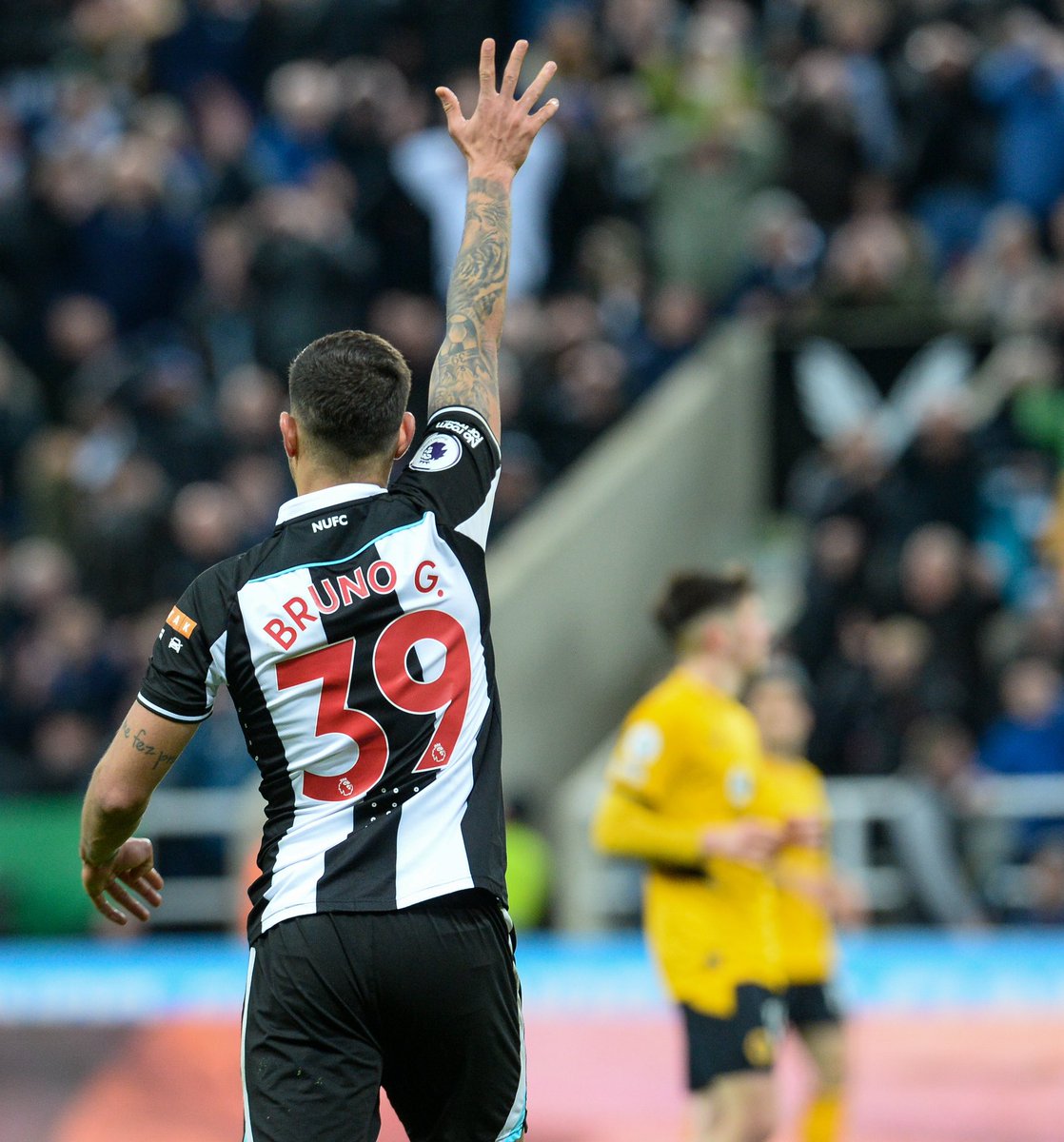 brunoog97's tweet photo. Happy to be able to make my debut at home. From my first days here, I felt that the atmosphere was wonderful. Today, on the pitch, I could see it for myself. 

I'm sure that this is just the first game in a beautiful story at ST. James Park. 

Let's go together, @NUFC 🖤🤍 https://t.co/sKZMsdp3rD