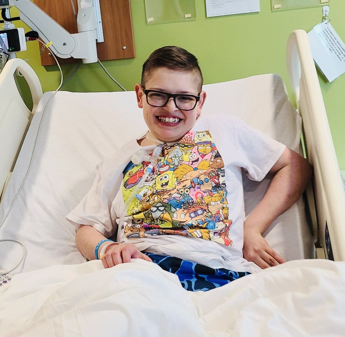 Smooboy92's tweet photo. @jeffreyhasheart @MarkHamill @colinmochrie @gordonkeith @taylorswift13 @tccasillas @Jaime_King @MikeDoocyFox4 @KatyBlakeyNBC5 @wfaaizzy @SMUFB Josh was in a 10mo coma following heart transplant and stroke.

Pic is after latest two weeks of intense rehab. 

He’s earned a third week due to his hard work and incredible progress. 

Send Josh some strength and encouragement. 💙

#haveheart #JoshuaStrong 💪🏽 #CHD @MarkHamill https://t.co/gmnVuNMTNW