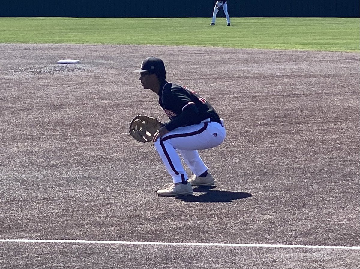 bkcometsBB's tweet photo. Comets get the walk off win over Rockhurst, MO today 7-6. 
@JacksonArchamb1 2-3, 2B, 2R @EThompson2022 2-3, 2B, 2R. BK plays a doubleheader tomorrow starting at 330pm (Blue Valley, KS &amp; Pryor). Tomorrow will also be senior day. Come see us at the BK Festival! https://t.co/us4MJttCQC
