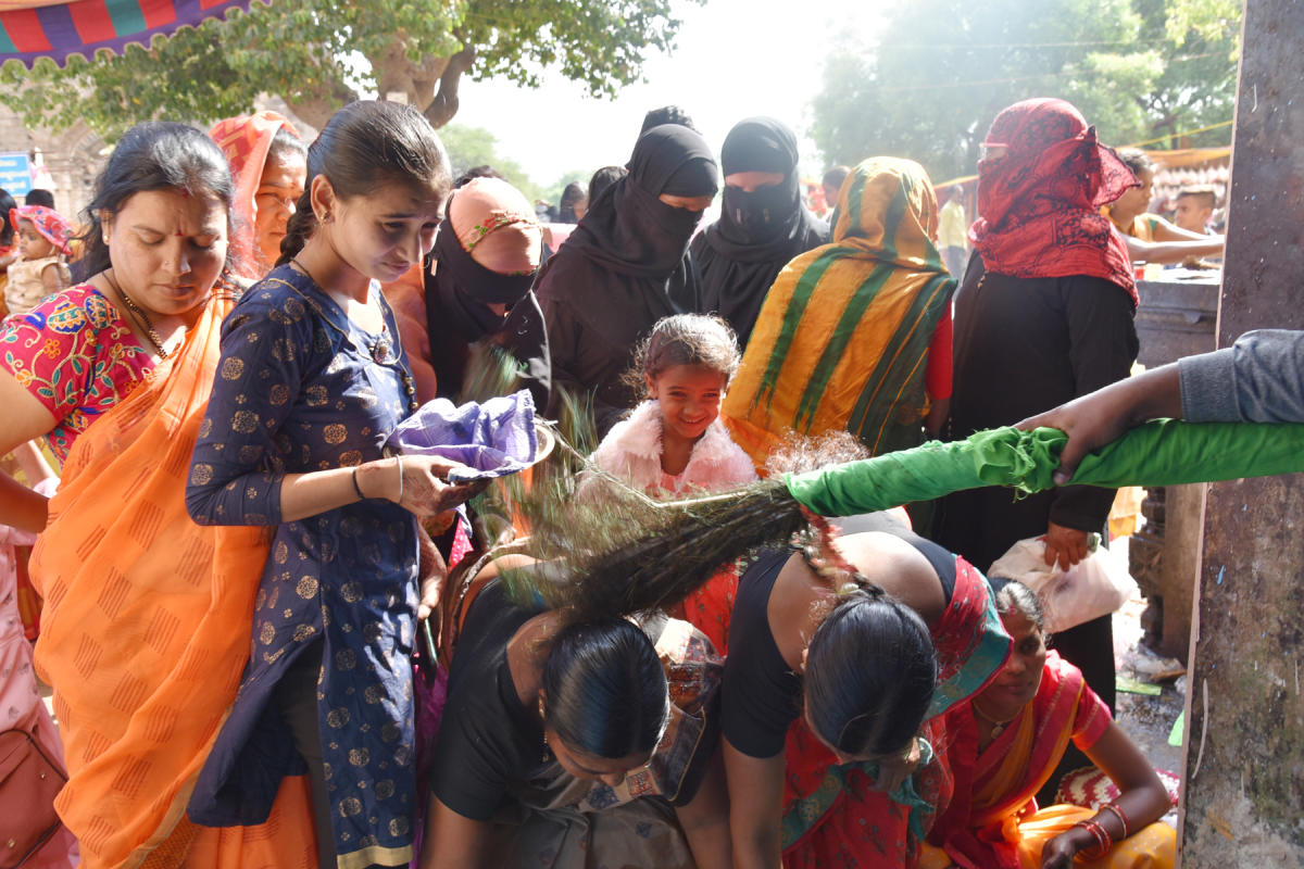 DeccanHerald's tweet photo. #DHSpectrum | We have a lot to learn from #Karnataka's rich tradition of syncretism when it comes to celebrating religious events, writes @govarshago.
#Festivals
Read: https://t.co/qW0GE54NFo https://t.co/BwC4AIQOmH