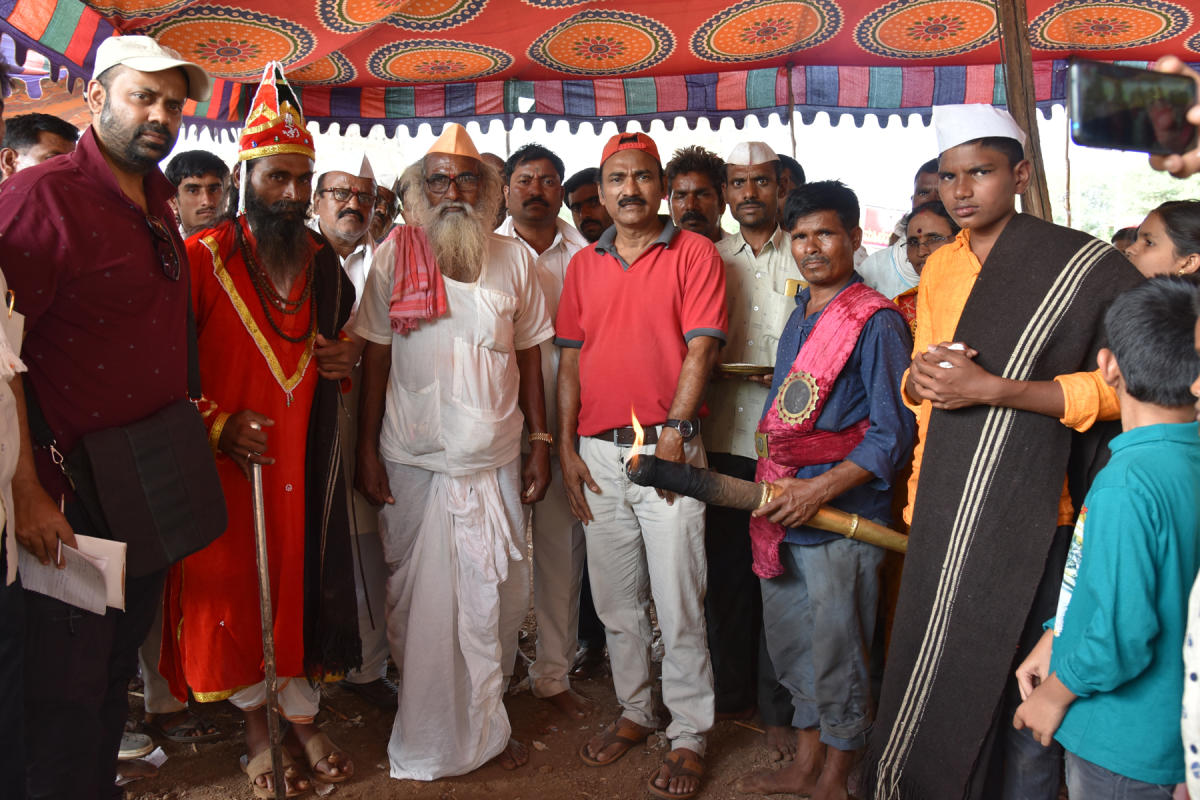 DeccanHerald's tweet photo. #DHSpectrum | We have a lot to learn from #Karnataka's rich tradition of syncretism when it comes to celebrating religious events, writes @govarshago.
#Festivals
Read: https://t.co/qW0GE54NFo https://t.co/BwC4AIQOmH