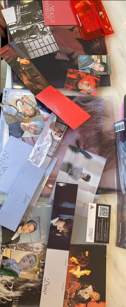 kyrishmrpk's tweet photo. 💌 unboxing our album after surviving hell week is the bestt✨✨ super late feedback but thank you so muchh @DAWNSHOP_PH for packing it securely and being accommodating ❤️❤️ to more budols po 💯 #DAWN_FEEDBACKS https://t.co/JWIU9AerTX