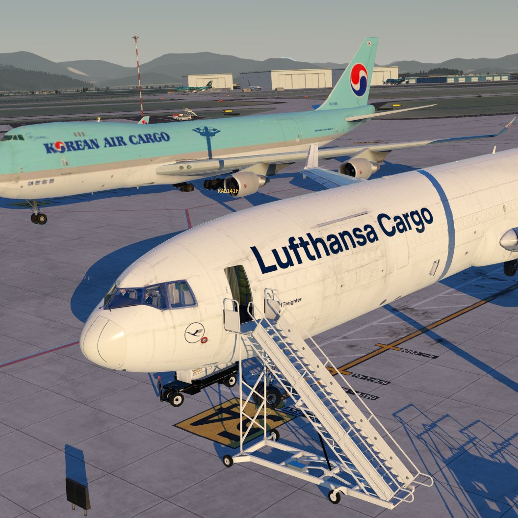 twSimulations's tweet photo. The Cargo-Gang of VATSIM Hong Kong. Along with some friends, I intensively flew in my MD11 over the past two weeks. I stand by my initial statement:

It looks great. It flies great (most of the time). 
This plane is pure enjoyment. https://t.co/xZwSaEkYcS