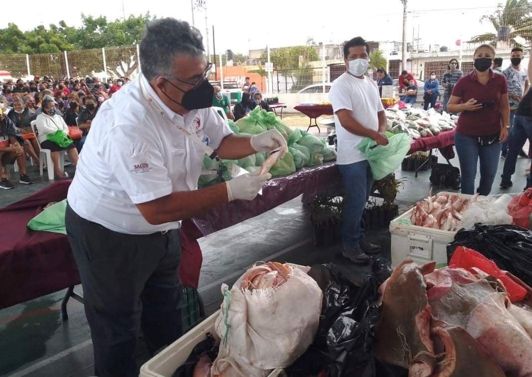 SaludCampeche's tweet photo. En apoyo a los programas sociales que benefician a la población, personal de la #Copriscam de #Carmen participó en el último día del Programa Cuaresma 2022 que organizó el DIF Municipal. https://t.co/98bKHlgKyq