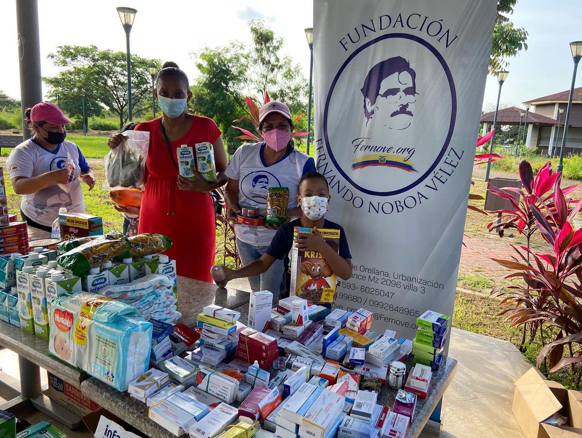 fernove_org's tweet photo. Abrazar familias nos permite mejorar su calidad de vida. Agradecemos a las marcas amigas que lo hacen posible. Y @ParqueSamanes por facilitarnos  el espacio  cada semana #barrigallena #corazoncontento #calidaddevida #discapacidad #solidaridad #FernoveFoundation https://t.co/3wkKSKXKm5