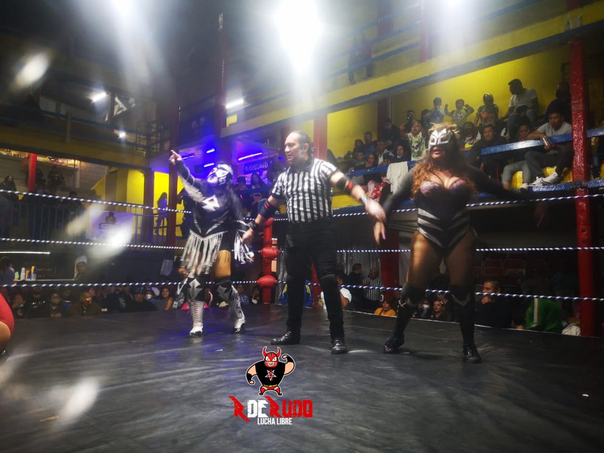 rderudolucha's tweet image. India mazahua y Miss Coral vencieron a @BengaleeOficial y Estrellita Mágica
#LuchaLibreCM
#somosluchalibre