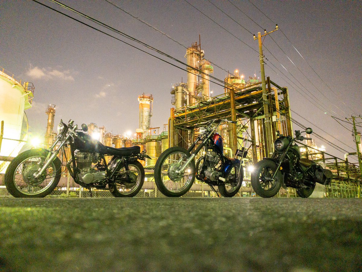 HIKARU_883's tweet photo. #SR400 #REBEL250 #川崎工業地帯
#夜駆ける #YAMAHA #HONDA https://t.co/KCZzZBgnW3