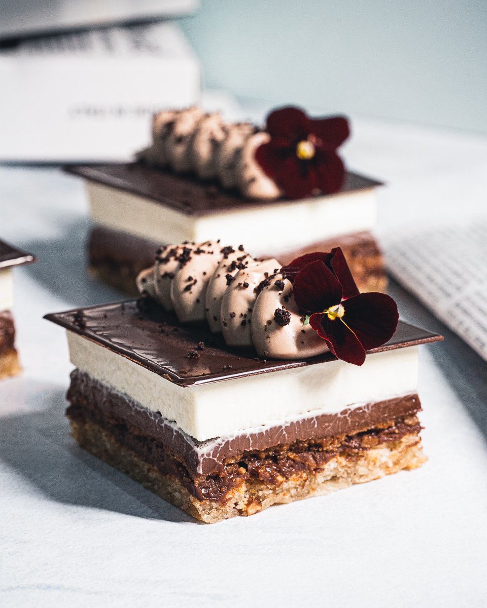 Presenting the ultra decadent 'PETIT GÂTEAU VANILLE NOISETTE'!
Available for Pre-Order now!
qr.emenu.ae/evan-bakery#/