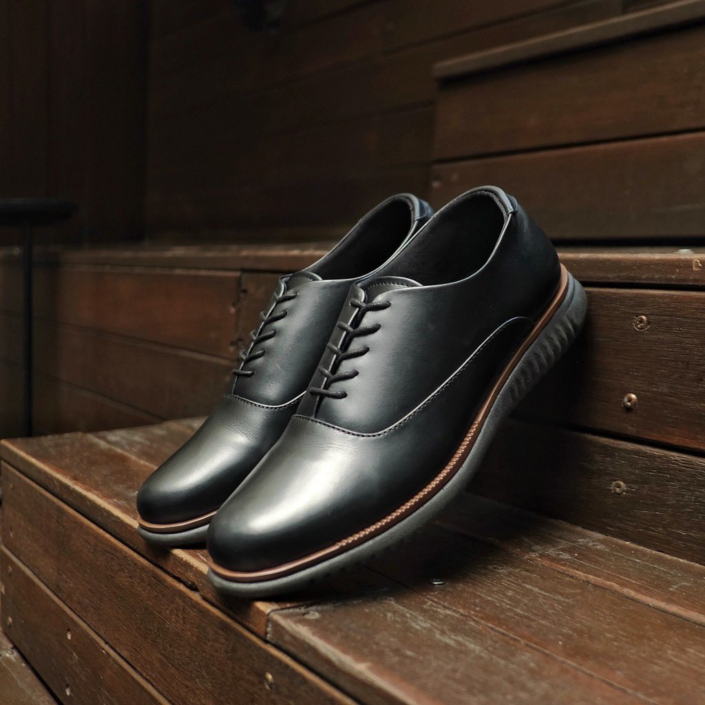warungbelanjaa's tweet photo. ✨ London 2.0 Black | Sepatu Pantofel Kulit Asli Hitam Formal Kerja Pantopel Pria Ori | FORIND x Kenzio ✨

💵 : 360.000
🔎 : https://t.co/lZGB19bsbO https://t.co/7QDTpuDwCb