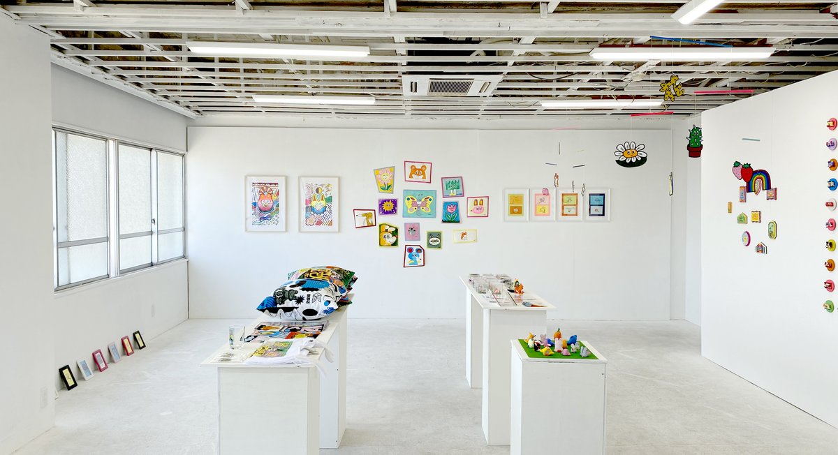 NOVI.さんワールド全開の個展『生活必需品-友の会-』が本日よりスタートしております。
本日と明日はNOVI.さんにも在廊いただいております！
ぜひ、お立ち寄りください。

<a href="/NOBIRU80/">のび.</a>
#生活必需品友の会