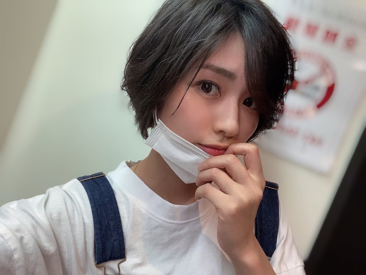 momoka_aoba's tweet photo. やっほー！
今日は花粉が凄い気がする😬
ぼーっとしちゃうね！笑

今日も素敵な日になりますようにっ🌟
#G2L #Momoka https://t.co/ZYRdTzTnkG
