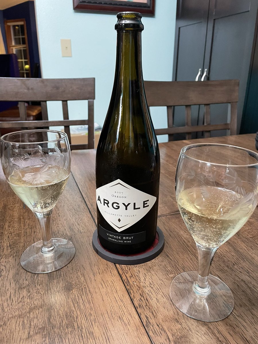 doclizz's tweet image. It’s important to celebrate the small things. A new creative endeavor has been a struggle the last few years. Feels really good to stretch a bit.