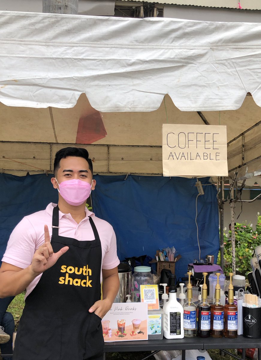 thepoyywholived's tweet photo. Frustrated barista for today’s vidyoooow
#PinkHimamat #PinkFair
#LetLeniLead2022 #KulayRosasAngBukas https://t.co/Tp3W6isQz8