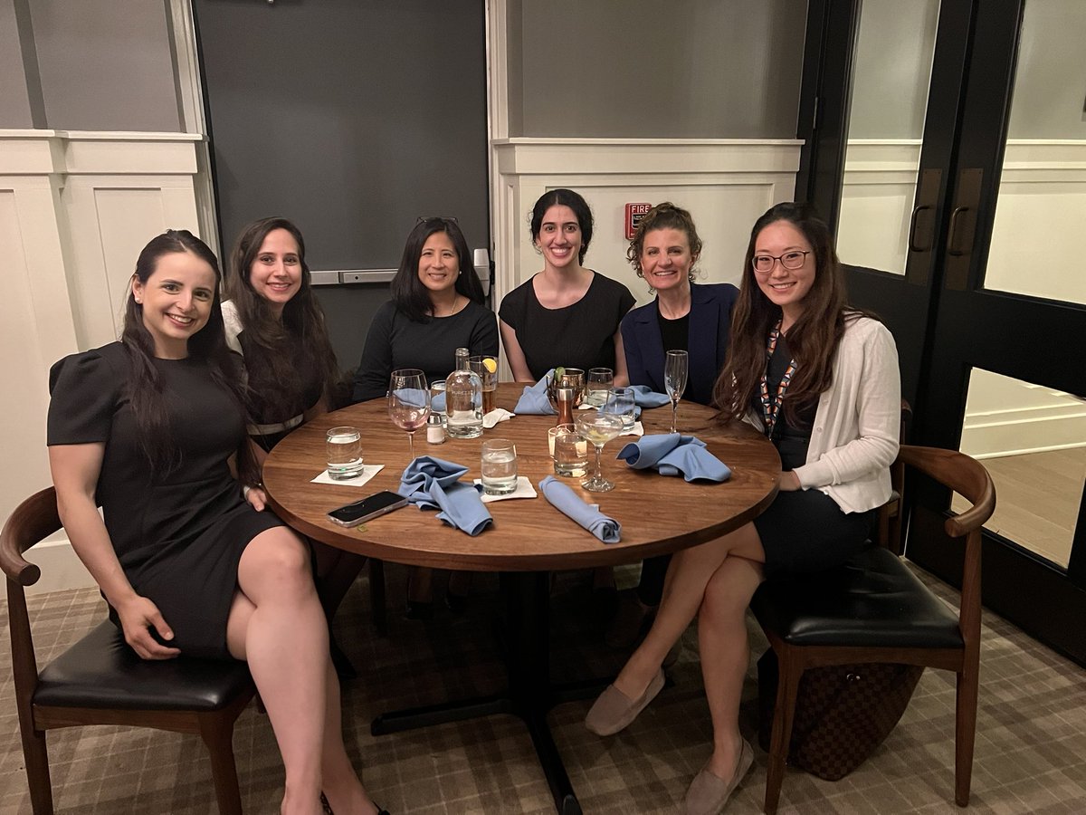 alisamae's tweet photo. Celebrating the end of month rotation with my team. Med student, PGY 1, PGY 2, PGY 3 and 3 attendings (only 2 pictured here). Yes, we are all awesome. Glad you noticed. #MIS @hopkinssurgery @AdralesG @RanimAlsaad https://t.co/JyM58fWafl
