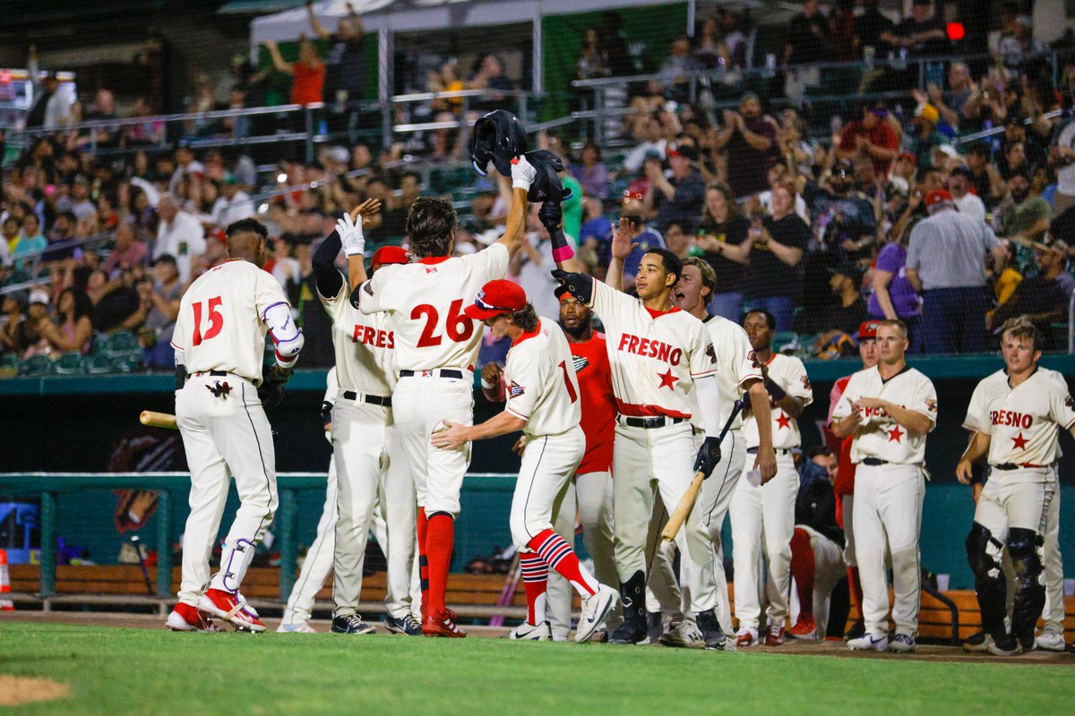 B8 | <a href="/benny_mont/">Bmont</a> launches his 1st professional home run to left field, tying the game at 4! We head to the 9th with Juan Mejia taking over on the bump.