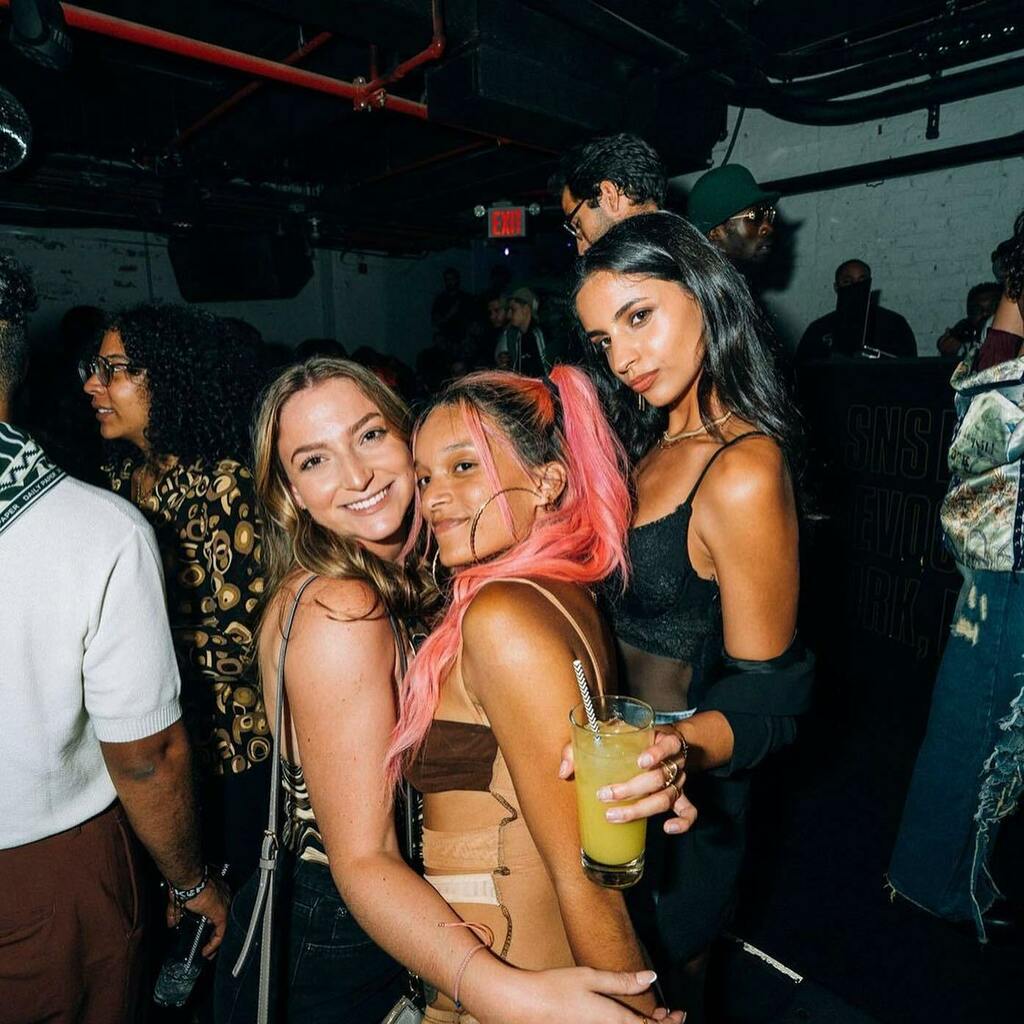 bashment_tv's tweet photo. Bashment NYC …. Returns ….. This Saturday ….. @bashment x @snsbar.nyc …. 🔥🔥🔥🔥🔥 ….. Maddest Vibes In NYC Tomorrow ….. #bashment#nyc#snsbarnyc https://t.co/xHhpbDvAIa https://t.co/6FxCGlTeR3