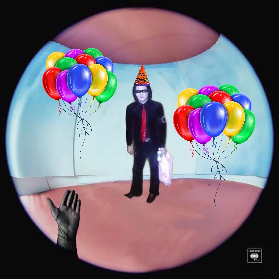 Say hello to the birthday boy

Happy Birthday Gerard Way I guess 