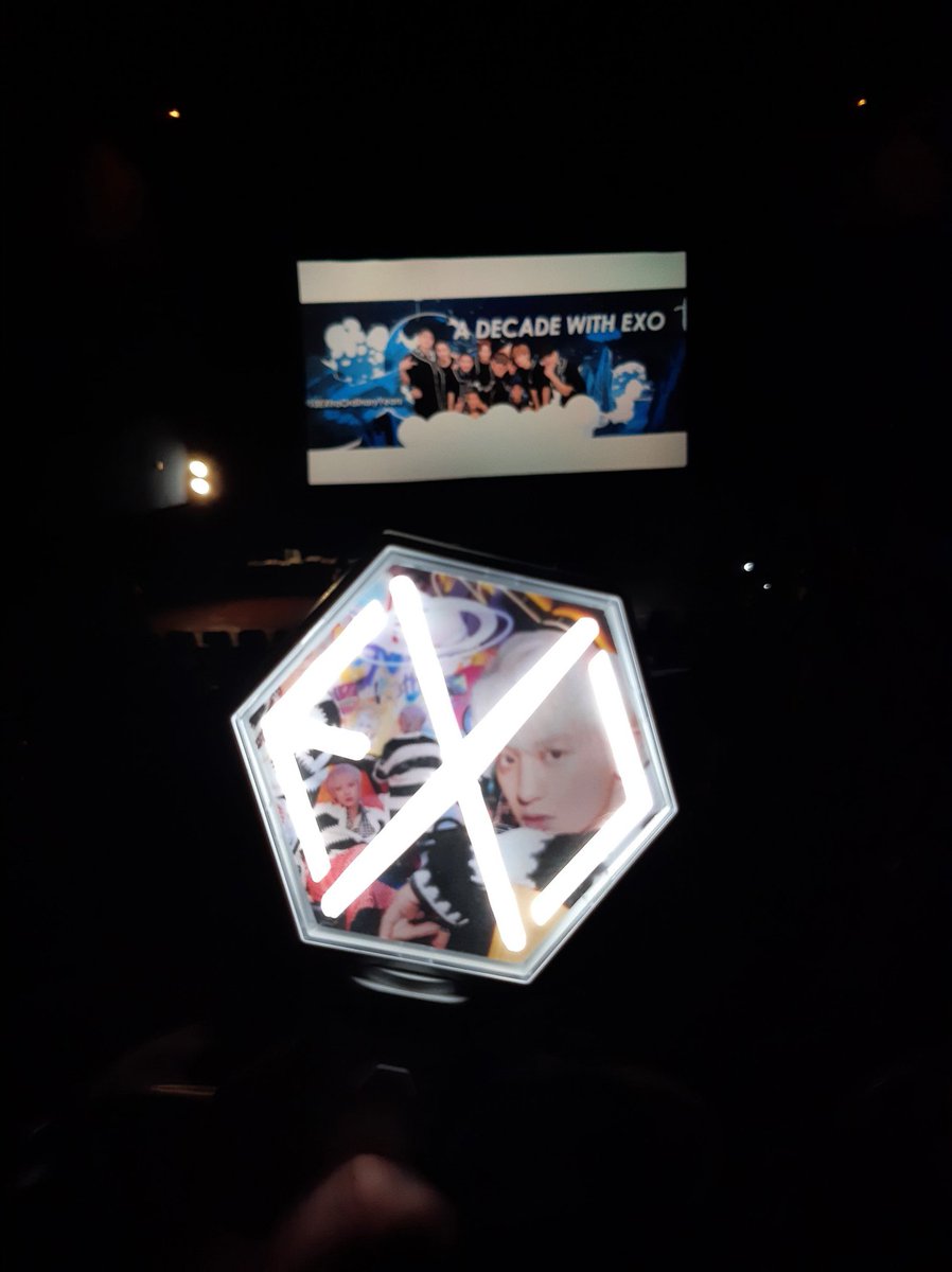 rosiembalasi's tweet photo. #EXOLSpace 🤍 https://t.co/I9B3QQAGnd