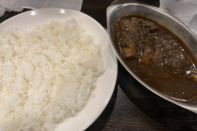 柏のボンベイの味の系統のカレー、中華大島でシャヒジャルカレー
ここもめっちゃ美味い!!
今度は写真撮り忘れなかったよ! 