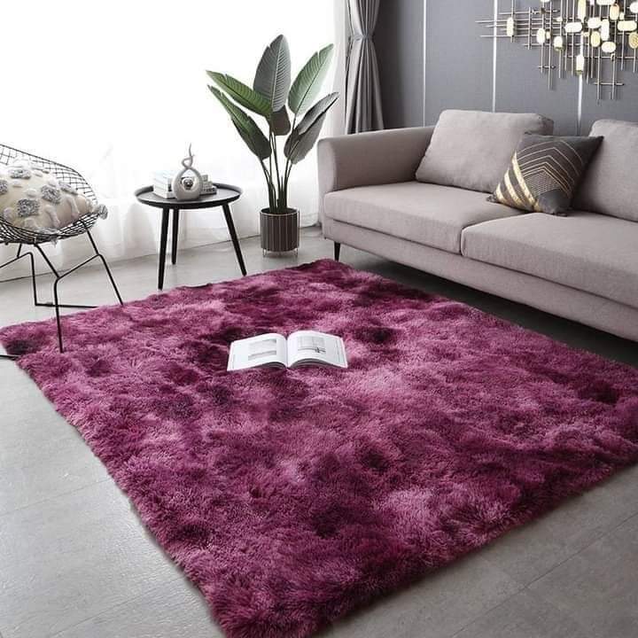 bemben_g's tweet photo. Nemu karpet bulu yg lagi viral bahannya bagus dan lembut shay 🤗cucok buat di ruang tamu atau ruang tidur 😍🤗
Udah kebayang lembutnya di kaki 😍

Yang kepo sama harga &amp; pembeliannya bisa klik link dibawah sini ya 👇
👉 https://t.co/2Kb5EVQoFE https://t.co/ZCN90MO1Sx