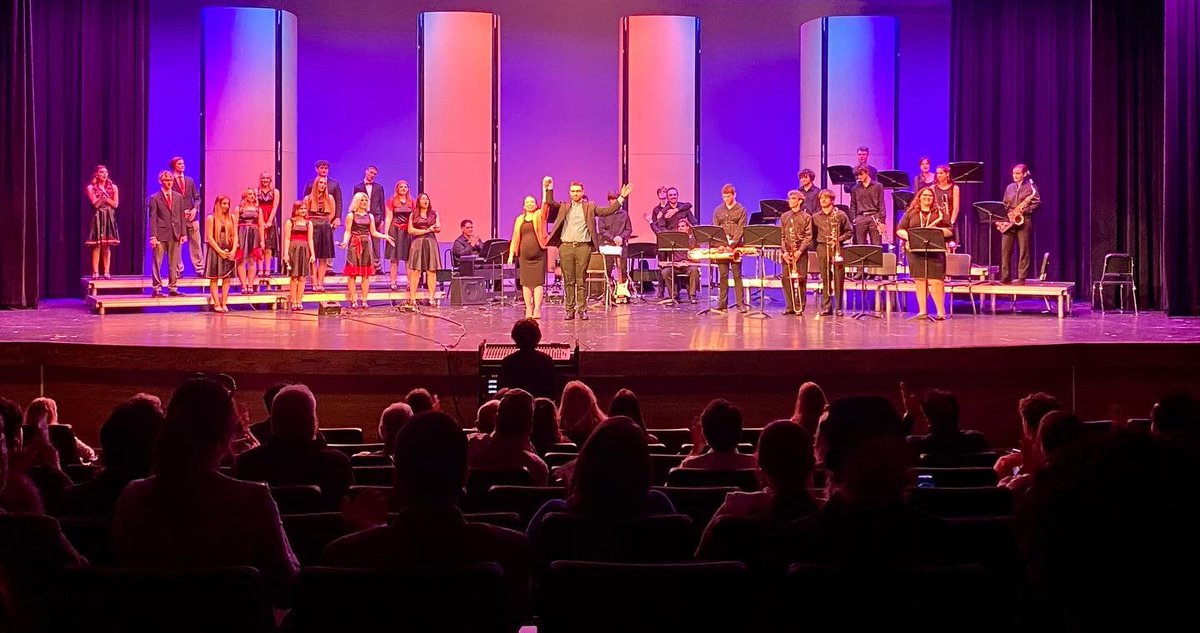 CLHSChoir's tweet image. We had a blast tonight! Thank you to everyone who came out and supported the Soundwaves and Jazz Band tonight! @CLHSBAND
