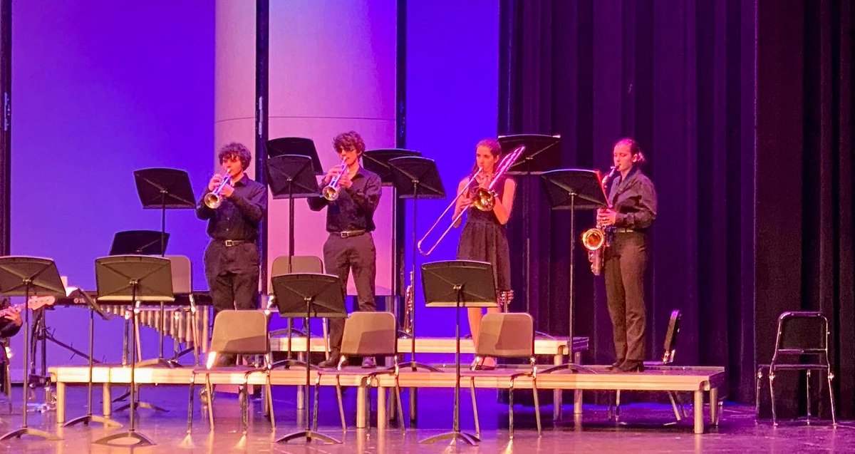 CLHSChoir's tweet image. We had a blast tonight! Thank you to everyone who came out and supported the Soundwaves and Jazz Band tonight! @CLHSBAND