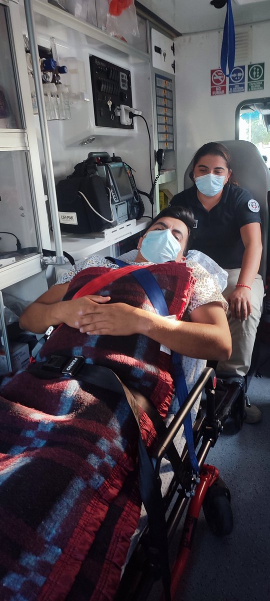 umocarpht's tweet photo. Unidad Médica operativa, Prefectura aérea y Centro Médico de Antofagasta, realizan en conjunto traslado de funcionario lesionado en acto del servicio, hacía nuestro Hospital institucional, dónde continuará su tratamiento. https://t.co/IxgjEwwWck