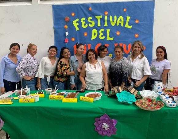hussucre's tweet photo. #DiadelDulce celebrado en el #HUS todos los trabajadores degustaron un compartir lleno de mucho sabor y color!.. https://t.co/VjtTslfRCP