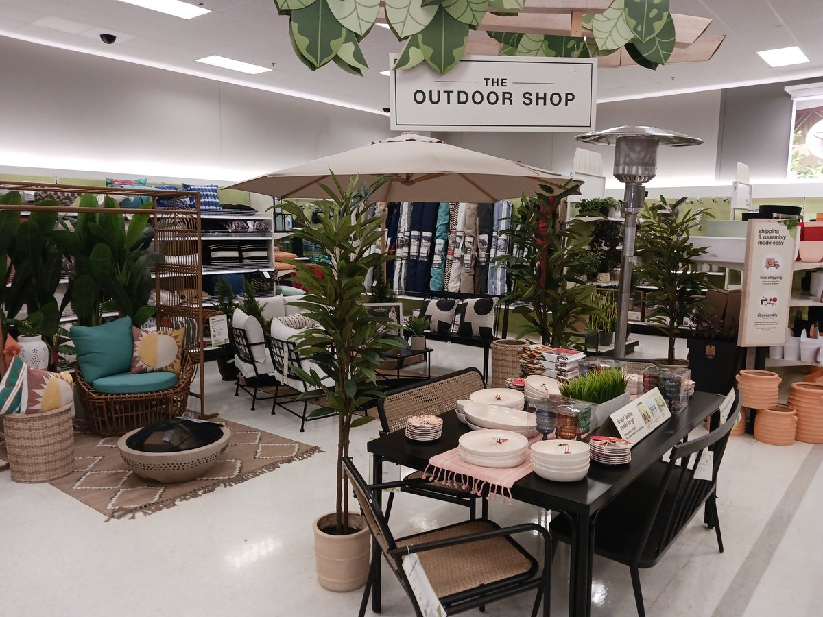 PutsNobody's tweet image. To all my neighbors, you got much flavor, this is how we do it! Huge shout out to the our new Spec. Lead, Danae! Your vignettes look beautiful &amp;amp; ohhh so brag worthy 😍😍 loving the elevation of visuals  &amp;amp; I'm so excited to get to partner with you on another visual area❤