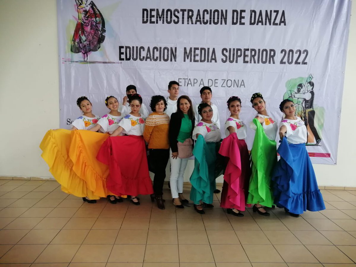 epo244's tweet photo. La @epo244 participando en la Demostración de Danza de #EMS 2022 en su etapa Zona Escolar @dbg_epoem @israeljeronimol @HectorUlisesCG1 @hectorhesilva @NoeOrtegaCamac1 @EdomexDgfa https://t.co/XFXYMo846p