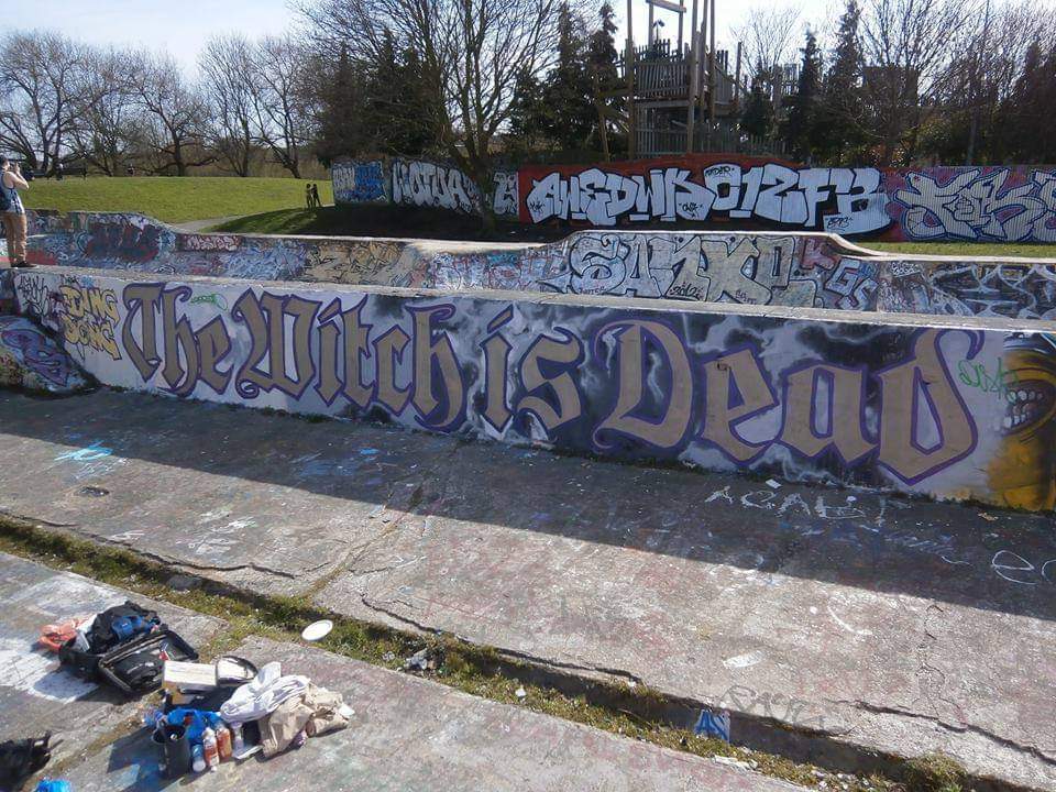 Radical Graffiti tweet media