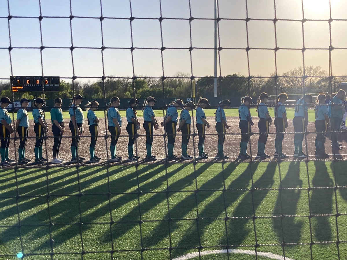 CoachFleen's tweet photo. Only special circumstances would get the Jackrabbits to wear a different color than black and gold! What a special night for @Forneysoftball as they hold their #PlayForEm night. Em’s legacy will never be forgotten in Jackrabbit Country! https://t.co/BbVBeOnl4K