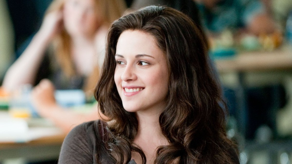 every day i wake up so thankful that kristen stewart exists. happy birthday to a queen, an icon, my girl crush forever. i love you endlessly 💙