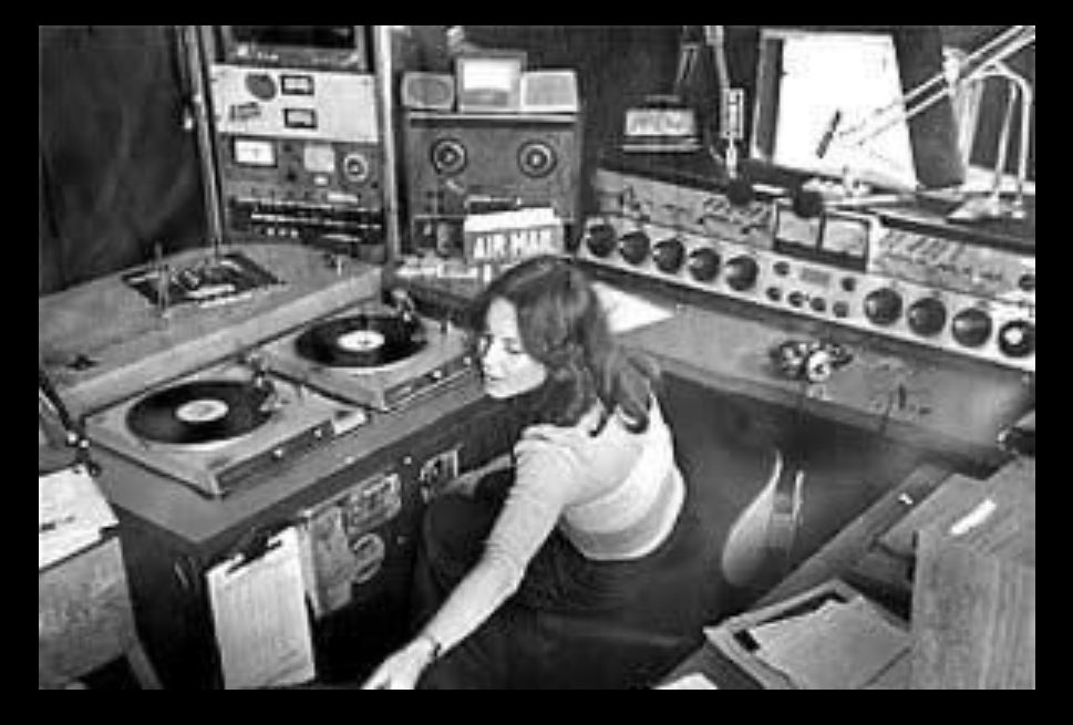 RadioRewinder's tweet photo. #MakingRadioMagic https://t.co/24YbOTNGoi