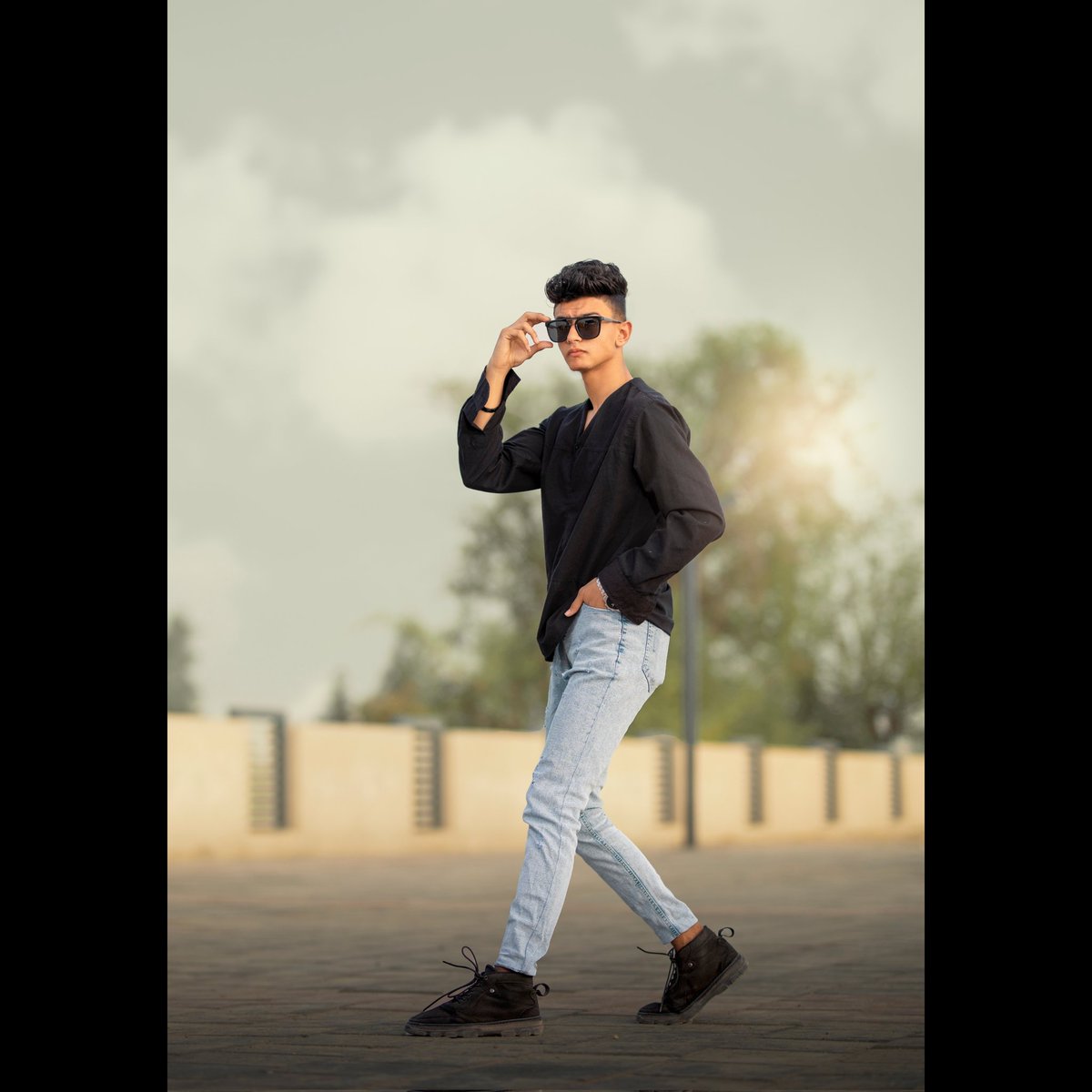 AskarShiref's tweet photo. King Of Black 🖤 https://t.co/dd3weUTvQb