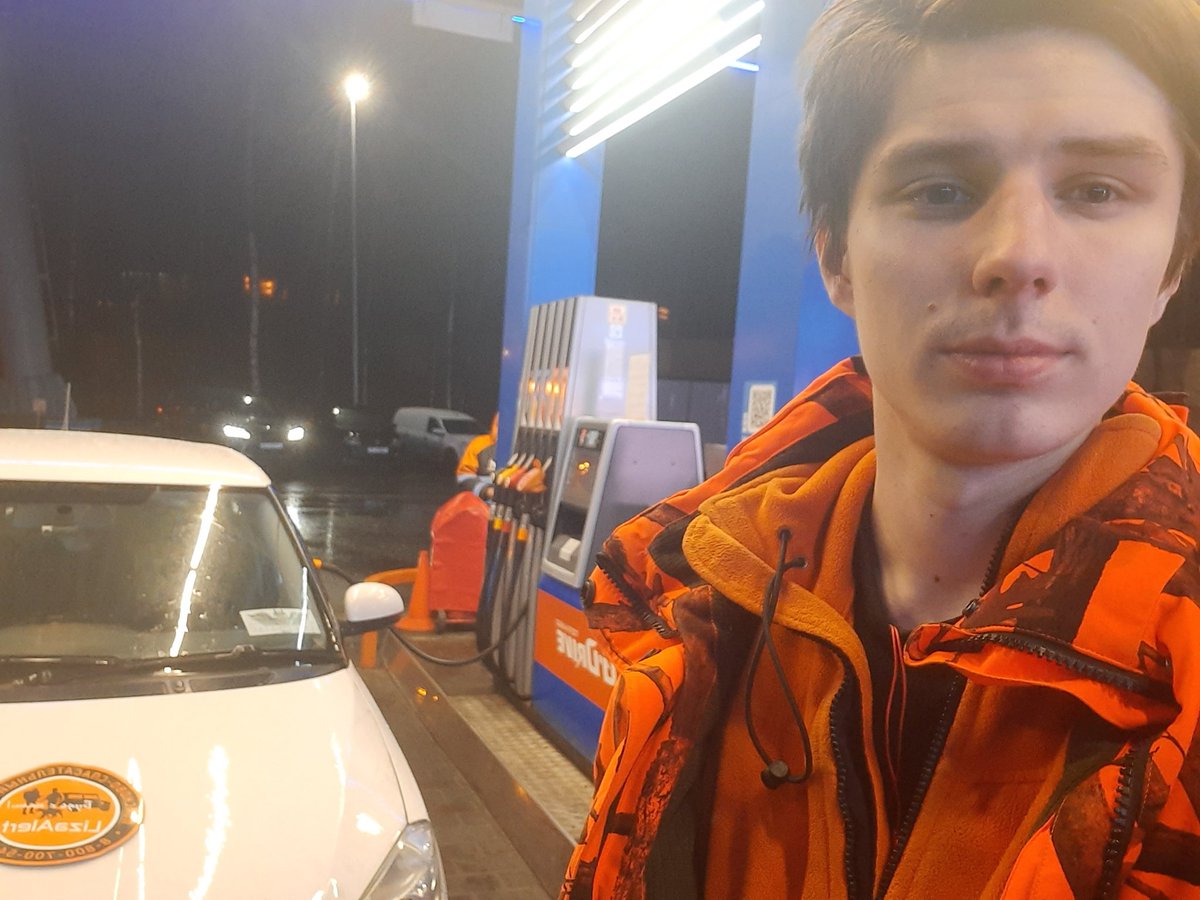 Спасибо всем тем невидимым спасателям, которые позволяют заблудившимся и потерявшимся людям возвращаться домой. Спасибо тем, кто жертвует бонусы на АЗС #ГазпромНефть, по программе <a href="/gpnbonus/">АЗС Газпромнефть</a>. Своим пожертвованием вы позволяете нам выезжать на поиски каждый день! #Хрусталев