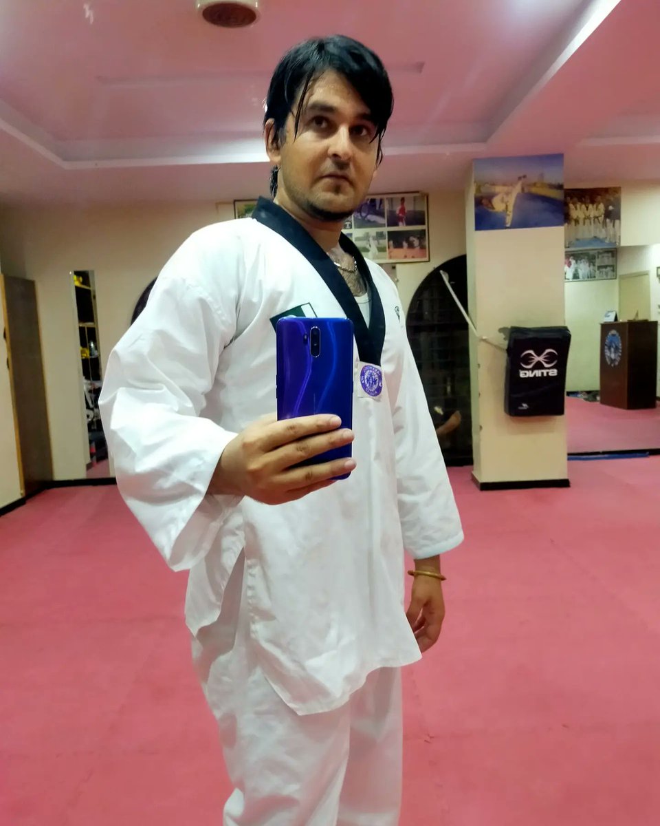 asadii_bangash7's tweet photo. I don't need a Weapon,
I Am One ,
#weapons #Karatee #MMATwitter #picture #like4like #TweeterWorld #surprise https://t.co/iV2Tn6IkEK