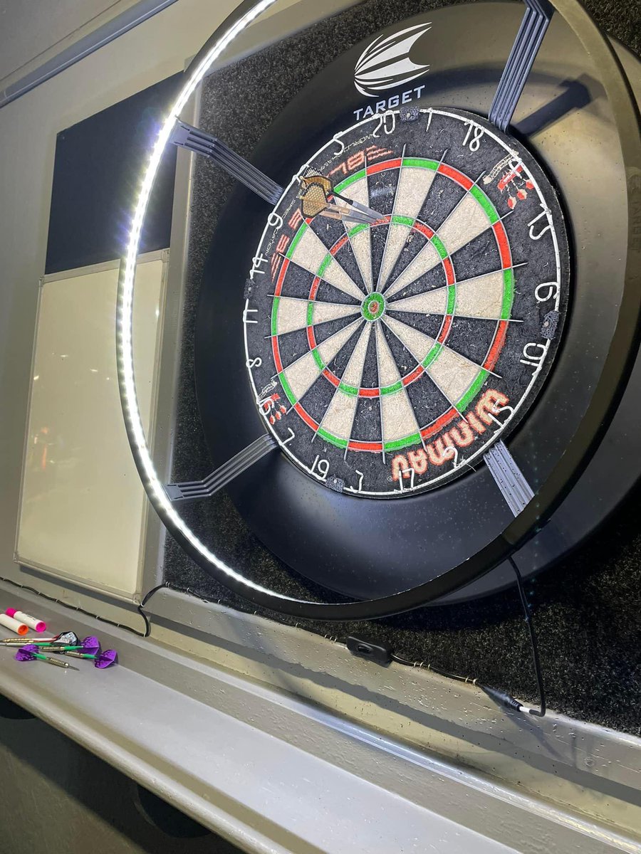b1unty's tweet photo. When your daughter hits her first 180 then hits you with a double 3 and double double 8 finish… https://t.co/sDb8NnZl5Y