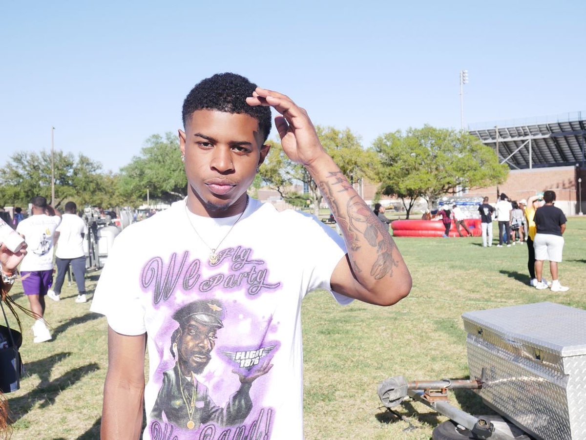 yunnocorii's tweet image. Flight 1876💜💛
#springfest2k22 @SnoopDogg