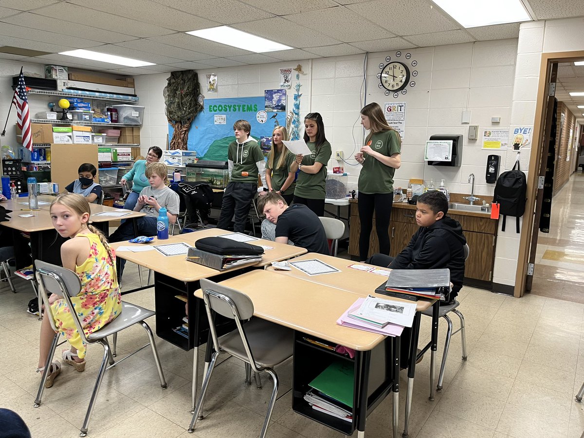 PHSBioClub's tweet photo. BioClub was invited to help the 5th graders prepare for their upcoming EOC test.  Thank you for hosting us today Mr. Fahr &amp; Mrs. Taylor! @Meadow_lawn https://t.co/tn8RDgXV6D