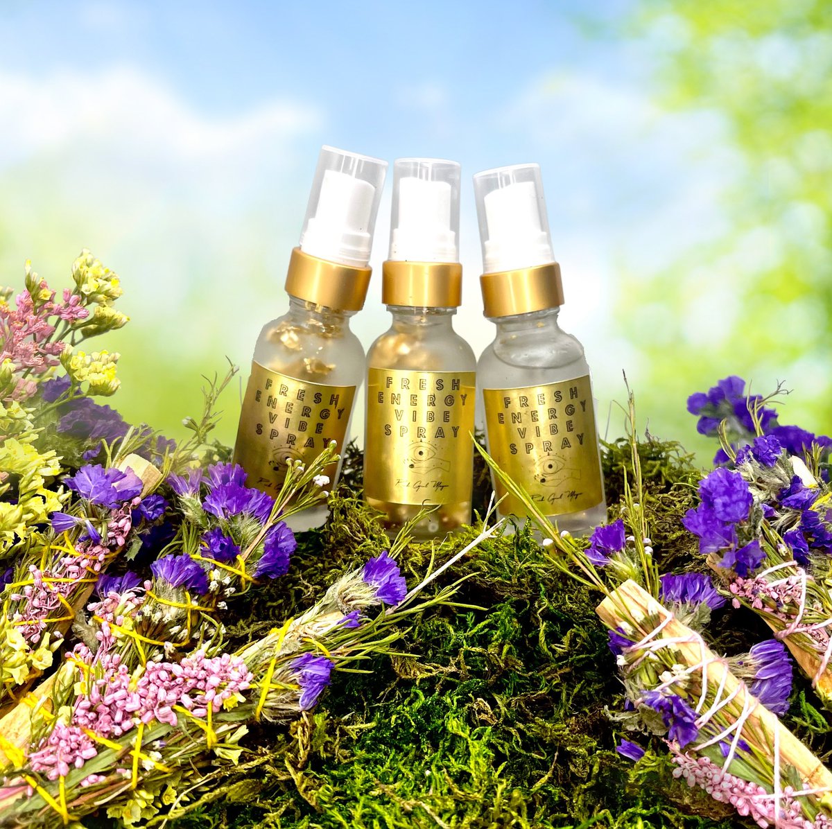 MysticxLipstick's tweet image. Our first limited edition item is our fresh energy vibe spray!! 

Made with crystals reiki healing and orange essential oil, this spray helps to boost your mood, lightens  energy and gives you a boost of motivation for your day 💐✨✨