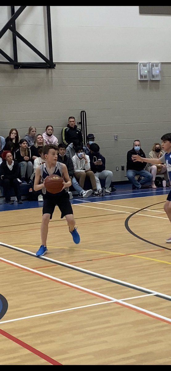 RyanPoelzer's tweet photo. Hard fought game today; came down to the last possession! Great job today Senior Boys Hawks! 🏀 @HarbourLandSch https://t.co/tg8KOdO1Mr