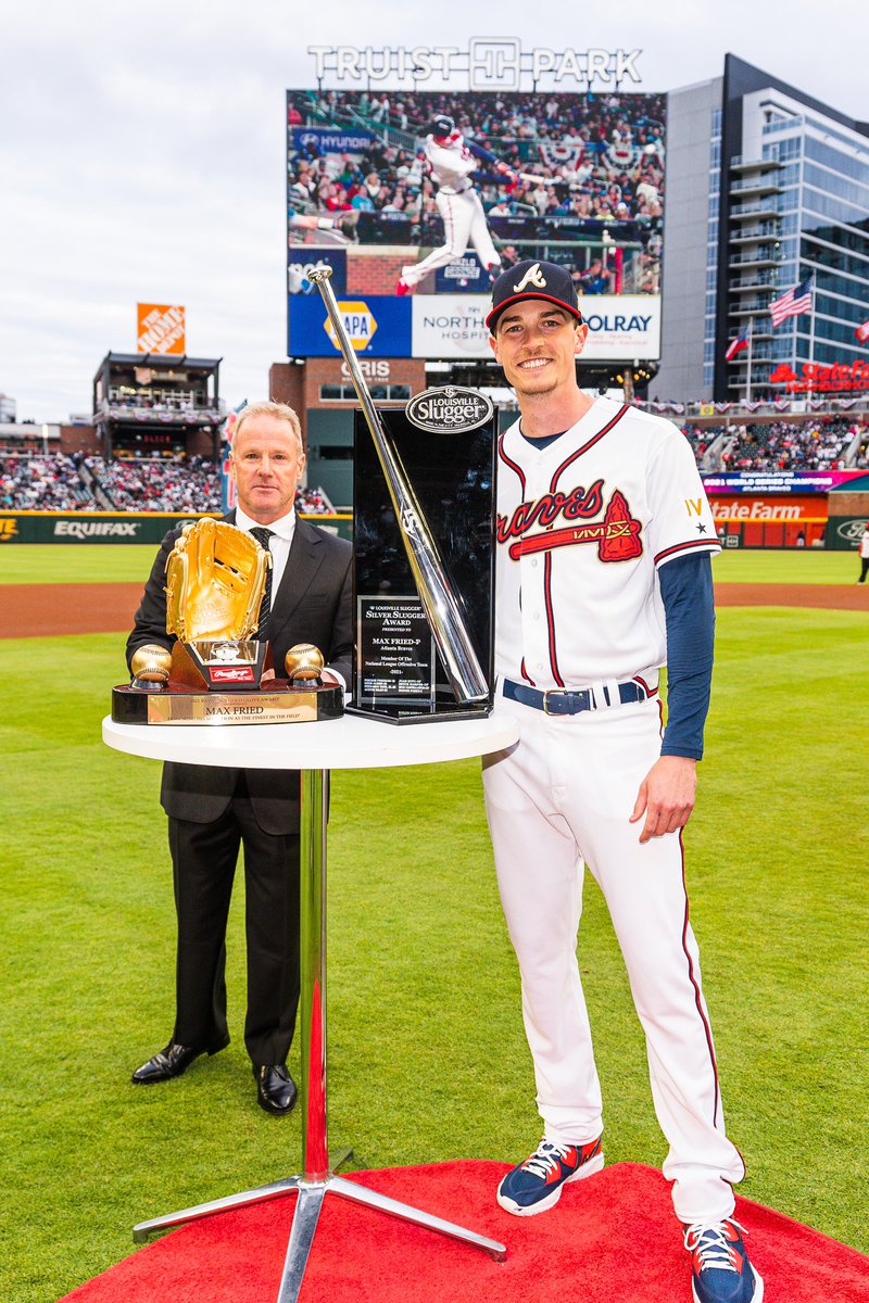 Braves's tweet photo. Silver and Gold 🤩

#ForTheA https://t.co/Il3S0sXZta