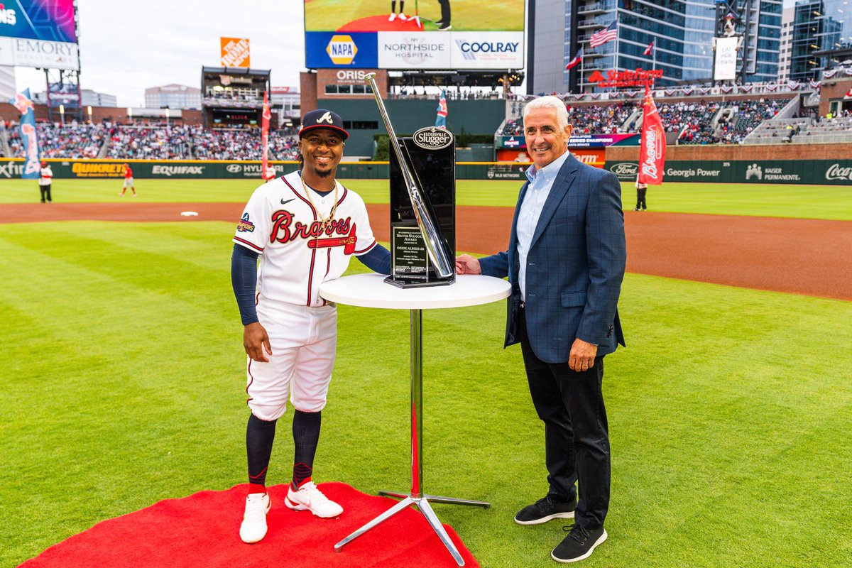 Braves's tweet photo. Silver and Gold 🤩

#ForTheA https://t.co/Il3S0sXZta