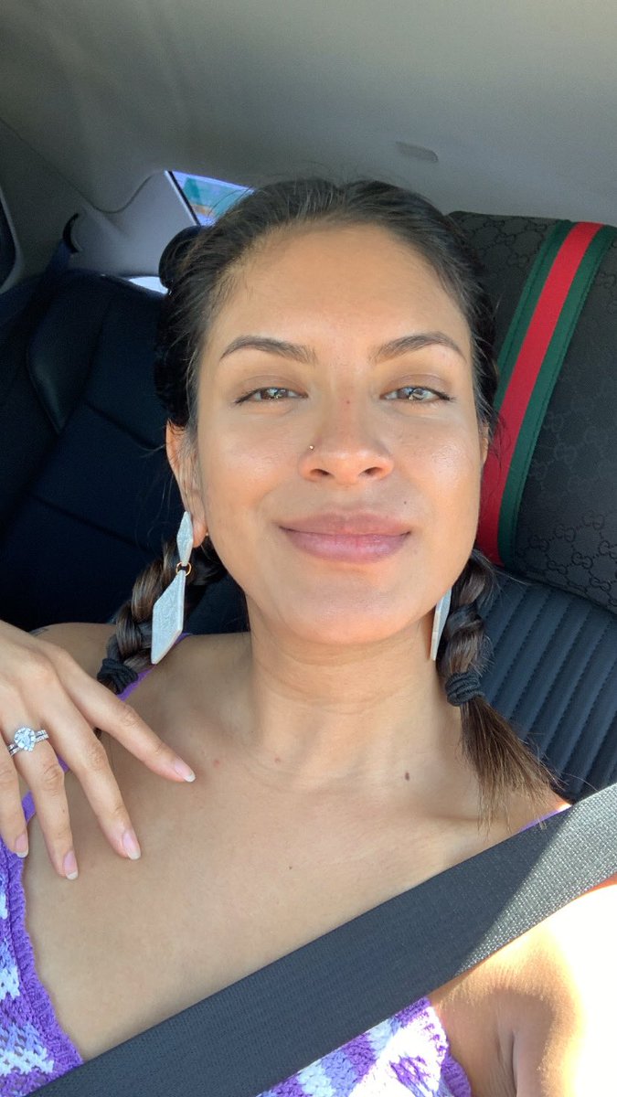 MetaJels's tweet photo. The fact that my make up is made from mushrooms, herbs &amp; other things found NATURALLy in nature, shouldn’t surprise me, but it does &amp; im so sooooo happy about it. I feel so less guilty about letting my face absorb it ✨🪴 https://t.co/0Ddc6zPDZi