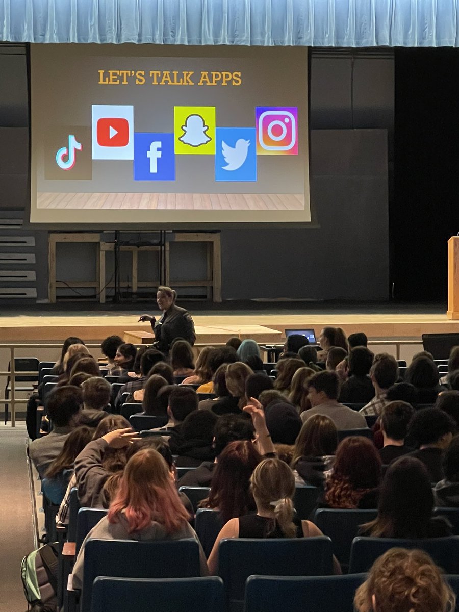 wallkillshs's tweet photo. Special thanks to Trooper Watt from the New York State Police for presenting to our Panther students today about how to appropriately use social media!
#useitforgood https://t.co/kMK8q7p2Pq