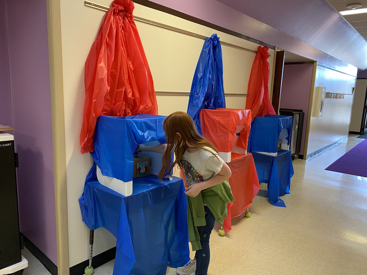 connectedones's tweet photo. @nchurnin Today our Eagle Cliffs students voted Martin and Anne as the book of the year! Your beautiful book won our school’s 2022 March Madness Book Tournament. Many thanks from Billings, MT https://t.co/9x0zUxg1Bm